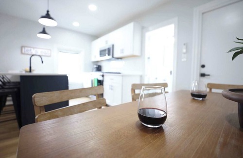 Federal Hill Apartment | Jennifer's Elegant & Cozy Broadway Walkable Stay