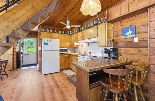 Stevensville Ski Chalet | Juniper Presents: Chalet #57 Nr Sports Courts & Beach - Amenities