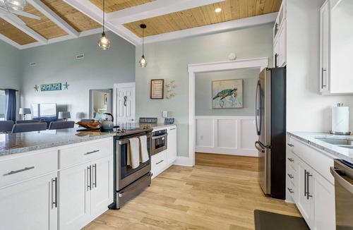Edisto Island House | Just Renovated! Welcome to I-Land Style 4BR, 2BTH OCEANFRONT on Edisto Beach