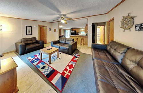 Put-in-Bay Cabin | Just the Right Space to Unplug | 8 ppl | IC80