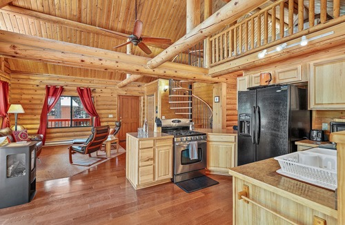 Kachina Village Cabin | Kachina Tree House | 3BR | | Spend Spring in Flagstaff!