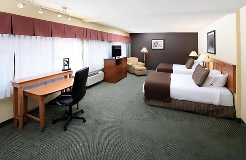 Kalispell Hotel | Kalispell Nature Getaway! Free Parking, Swimming Pool, Pet-friendly Property!