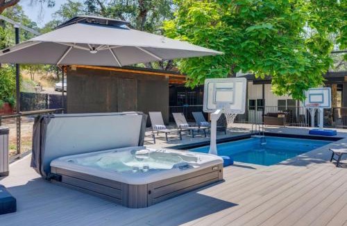 Kaweah House | Kaweah River Cabin with pool