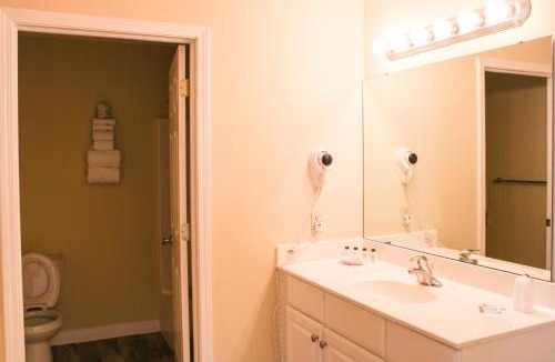Kelleys Island Hotel | Kelleys Island Venture Resort
