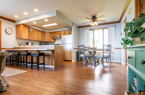Huron House | Kenna's Cottage Lakefront 2 bedroom guest house