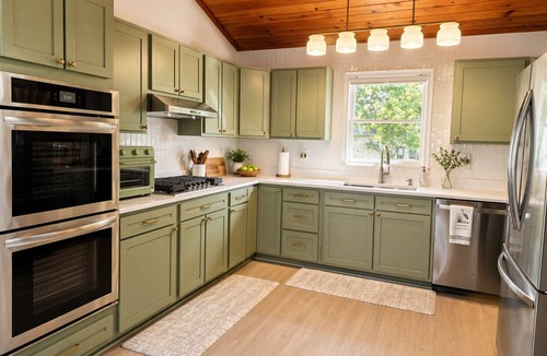 Kent Narrows House | Kent Narrows 2 Acre Waterfront Escape Wake Up to Endless Water Views. Location!