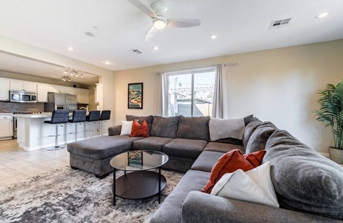 Southwest Village House | Kid Friendly Home, Nr Old Town, Spacious Backyard