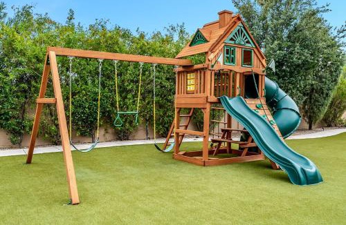 Hope House | Kids Package I Playground I Heated Pool I Spa I