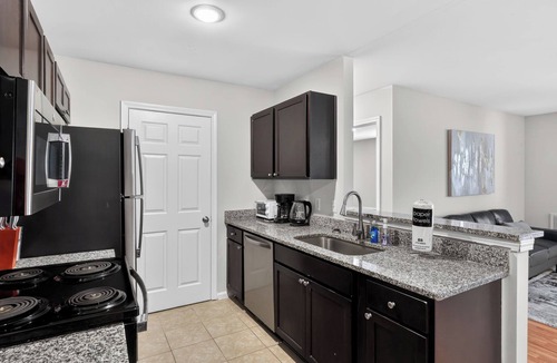 Savannah Apartment | King George 2BR Luxury Stay