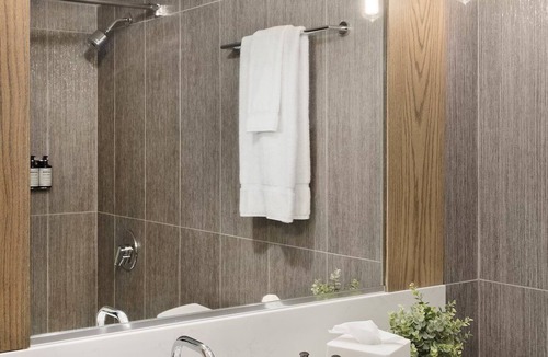 Teton Village Hotel | King + Sofa Sleeper, Gravity Haus, Heated Pool, Hot Tub, Teton Village