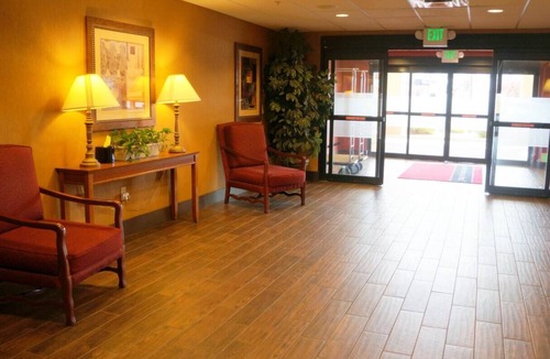 Kingman Hotel | Kingman Retreat: Free Hot Breakfast & Indoor Pool | Near Kingman Airport