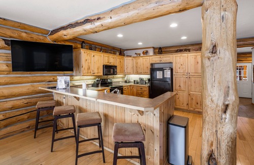 West Yellowstone House | Kings Cabin