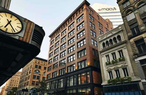 Downtown Cincinnati Hotel | Kinley Cincinnati Downtown, a Tribute Portfolio Hotel