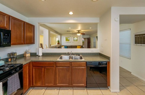 Tucson House | KINO/4 BR 2 BA/Fenced/Sleeps 6/Garage