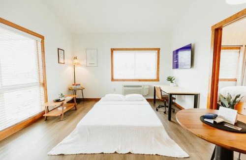 Kalispell Hotel | Kintla Ridge Suite wFull kitchen and WasherDryer