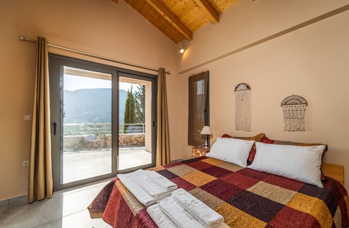 Evgiros Villa | Kipseli Villa, Overlooking Vassiliki bay