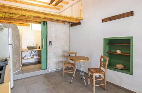 Tripiti Boat Rental | Klima Milos sea front boat house