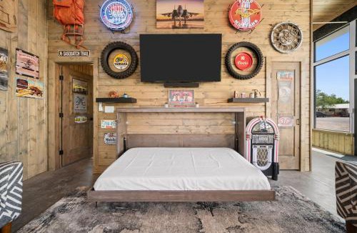 Hanksville House | Krustys Motor Suites - Historic Gas Station Converted to Motor Neon Stay
