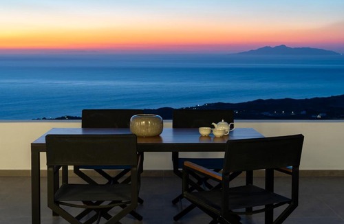 Vourvoulos Hotel | La Maltese Residence