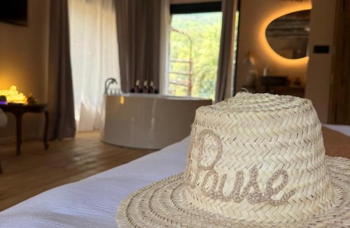 Chisa House | LA PAUSE - 3 villas avec Jacuzzi privatif à chisà