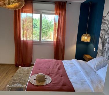 Figari Apartment | La Poudrière - Grand appartement avec jardin privé au calme, Figari