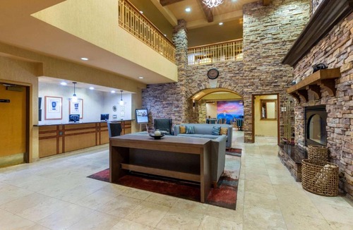 Salmon Creek Hotel | La Quinta by Wyndham Vancouver