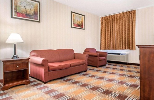 Miamisburg Hotel | La Quinta Inn & Suites by Wyndham Miamisburg Dayton South