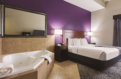 Fresno Hotel | La Quinta Inn & Suites by Wyndham Fresno Northwest