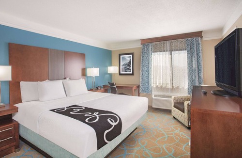 Elizabethtown Hotel | La Quinta Inn & Suites by Wyndham Elizabethtown