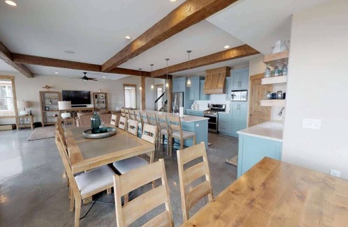Garden City House | Lake Dream #13 - Private Home on the Water