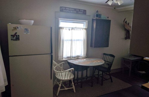 Oak Harbor House | Lake Erie beach access