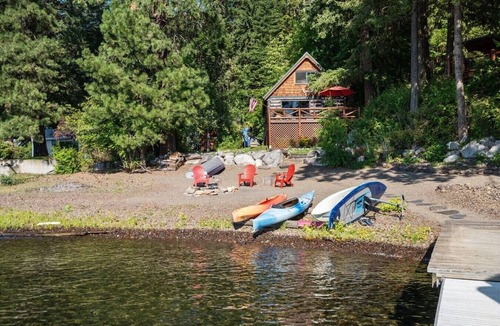 Harrison Cabin | Lake Front Adventure Cabin NEW!