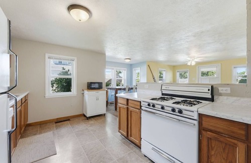 North Webster House | Lake Haven | Family Getaway with a Pier
