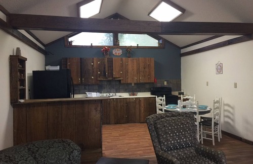 Knifley House | Lake House near Green River Lake and minutes from several marinas.