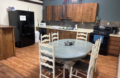 Knifley House | Lake House near Green River Lake and minutes from several marinas.