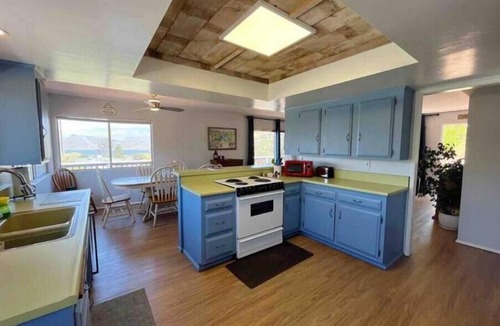 Mountain Mesa House | Lake House
