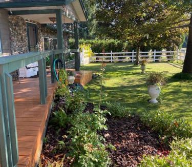 Ponder Point House | Lake Room