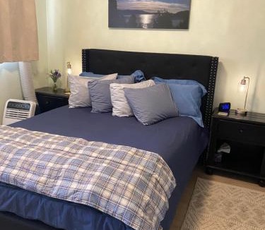 Ponder Point House | Lake Room
