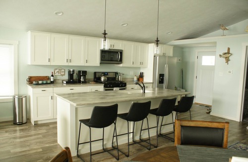 Mongo House | Lake side country home