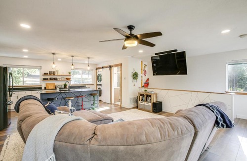 Hayden Lake Apartment | Lake-View Apt w/Furnished Deck in Hayden!