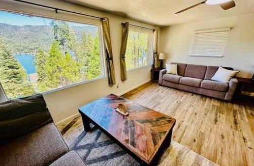 Wishon Apartment | Lake View Suite for 2-Hot Tub-Dog Friendly