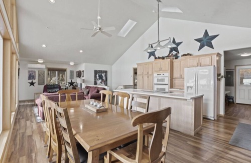 Worley Cabin | Lakefront Cabin Retreat with Stunning CDA Views