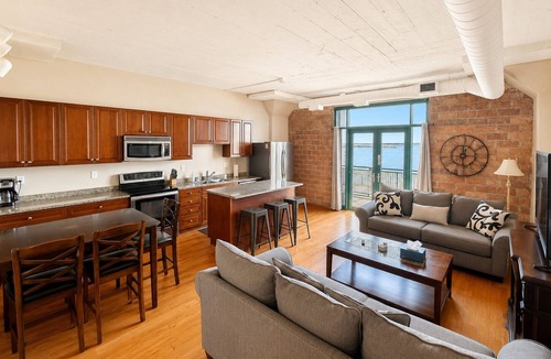 Sandusky Condo | Lakefront Condo On The Water W/Exceptional Views