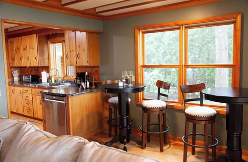 Town of Torrey House | Lakefront Home: Private Dock, Hot Tub, Kayaks