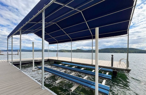 Worley House | Lakefront home with tram, dock and water access