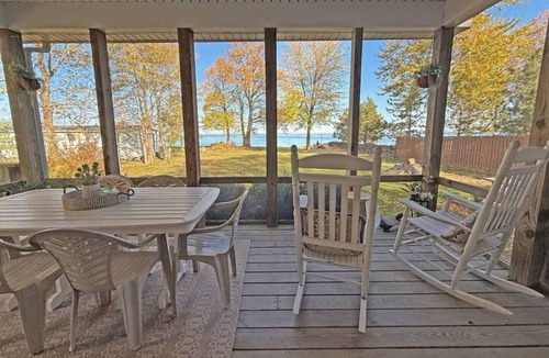 Kelleys Island House | Lakefront North Bay Getaway w/Private Beach
