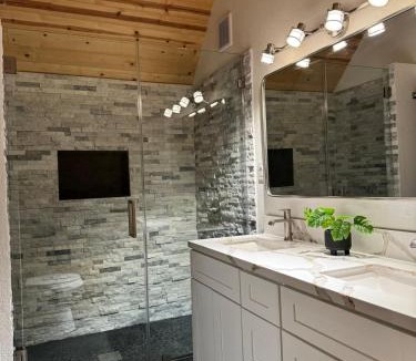 Fawnskin Ski Chalet | Lakefront Oasis