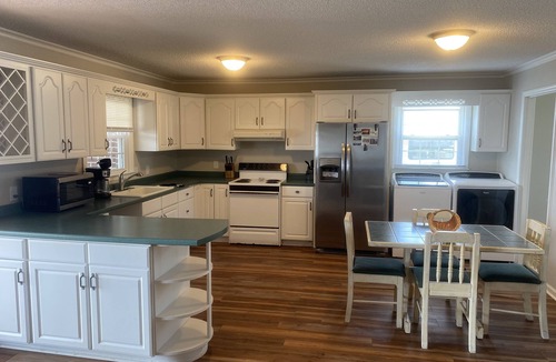 Manning House | Lakefront Retreat At Randolphs Landing