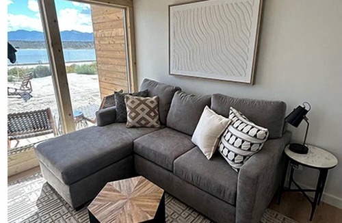Levan Cabin | Lakeside Beach Casita - Views, Firepit, King Bed in Utah
