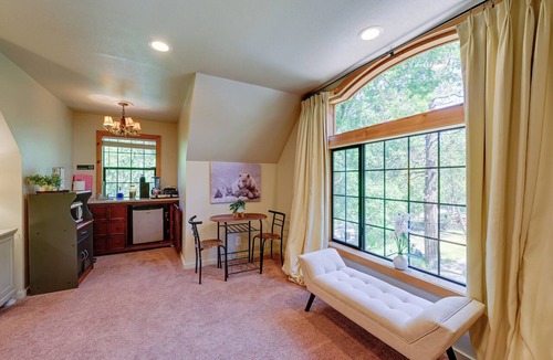 Wishon Apartment | 'Lakeside Bear Lodge' Studio: 9 Mi to Bass Lake!